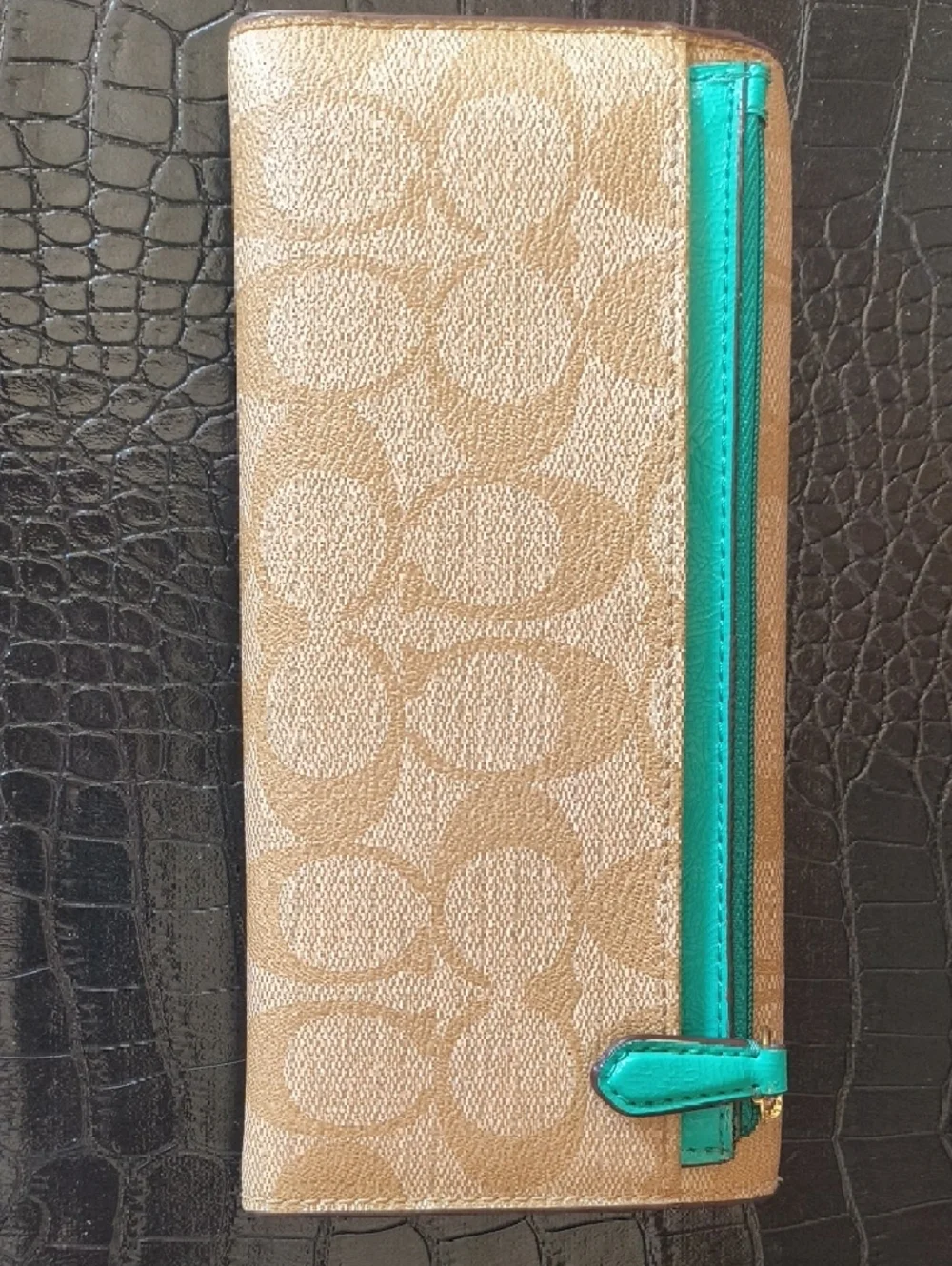 Coach Khaki Signature Canvas Continental Wallet with Green Accent - Picture 2 of 7